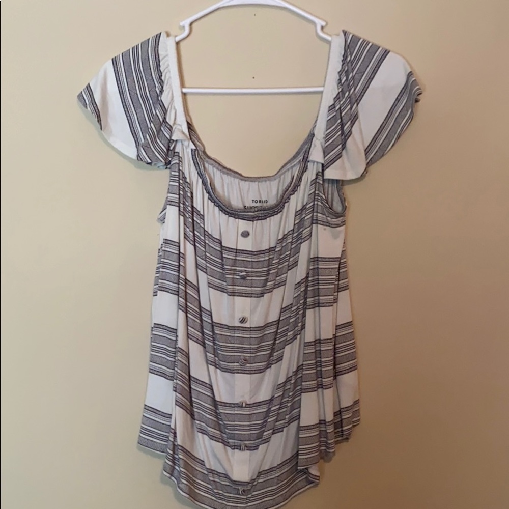 ✨3/$10✨Off Shoulder Striped Crop Top